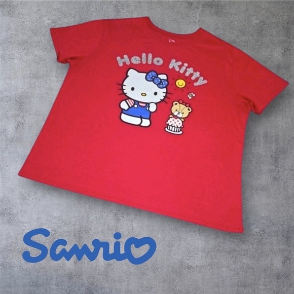 Hello Kitty Women's Oversized Patriotic Cupcake T-shirt Red XXL - Picture 1 of 6